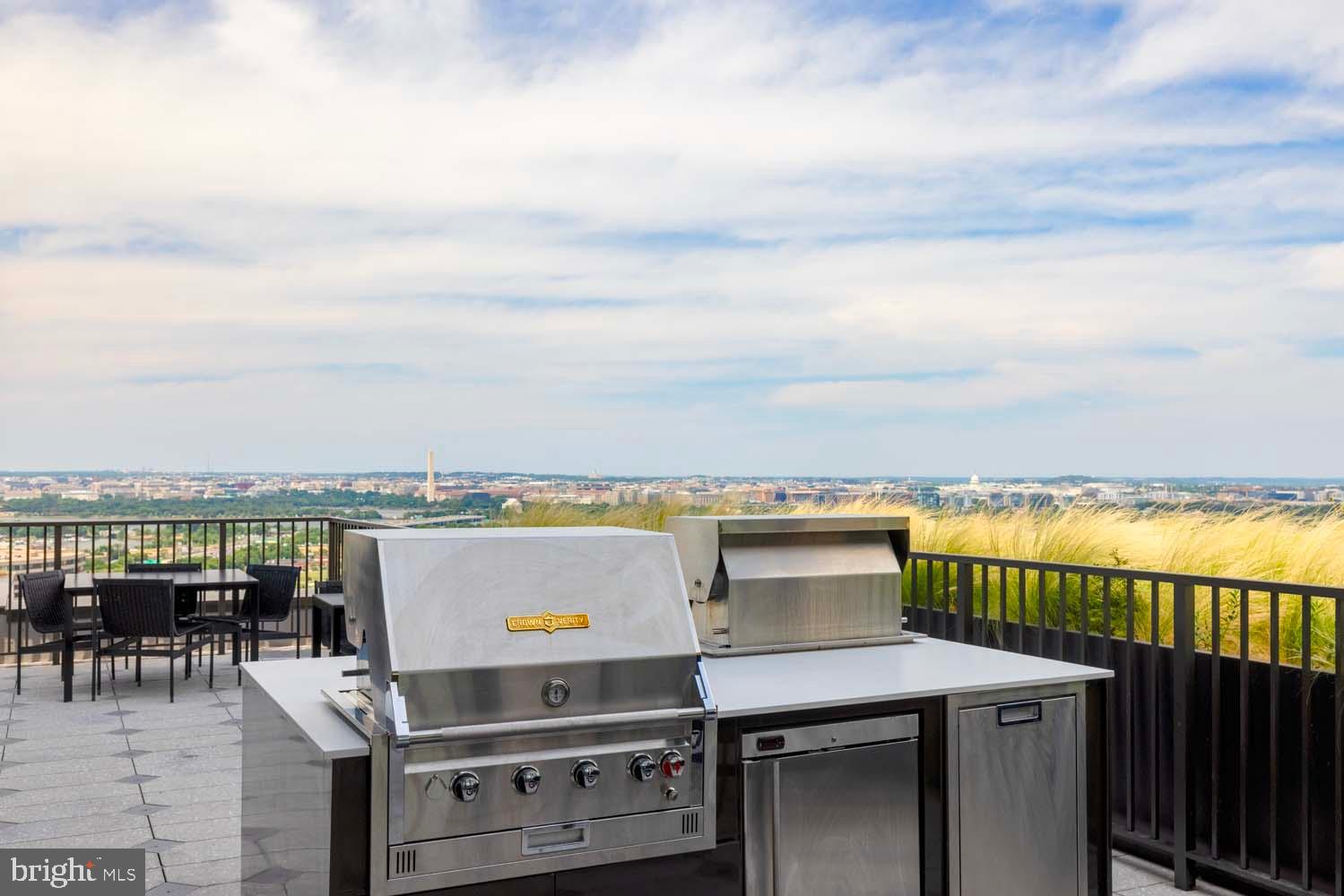 269 19th Court South, Unit 2315 Arlington, VA 22202 - Photo 35 of 48 a view of a balcony with city view