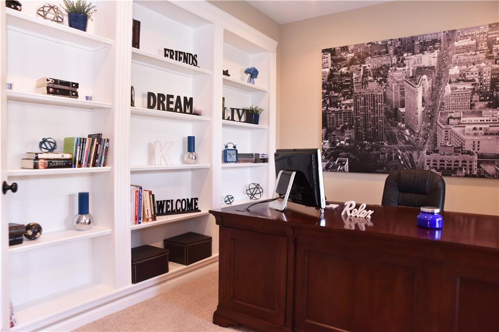 10303 Sugar Ridge Way Indianapolis, IN 46239 - Photo 4 of 35 Gallery Image 4