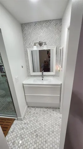 a view of a walk in closet