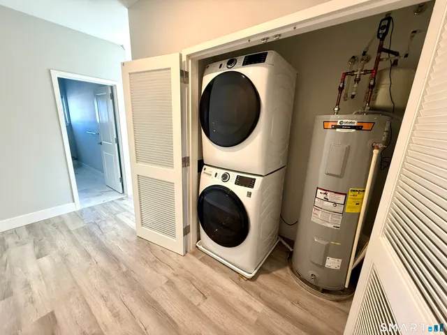 $1,800 | 502 Howe Avenue, Unit 302, Shelton, CT 06484