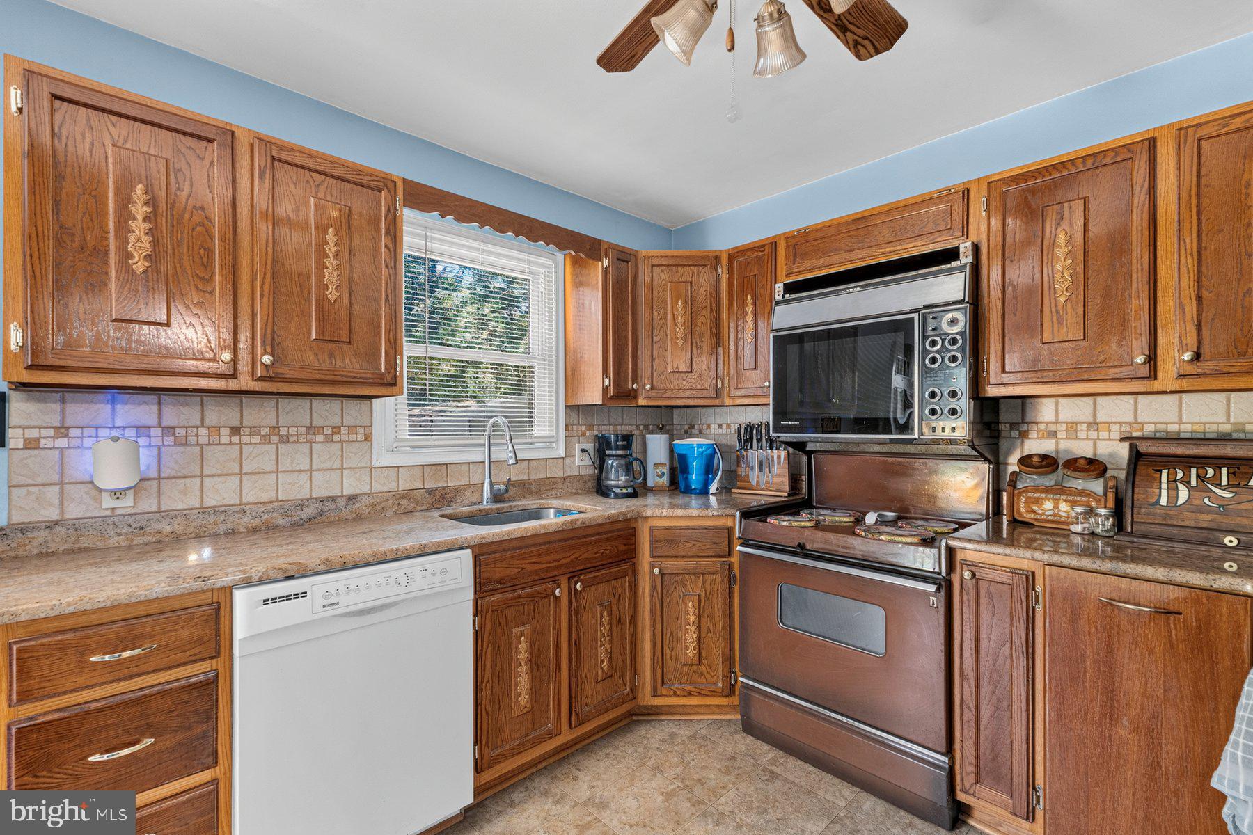 328 Sansbury Road Friendship, MD 20758 - Photo 15 of 35 Kitchen