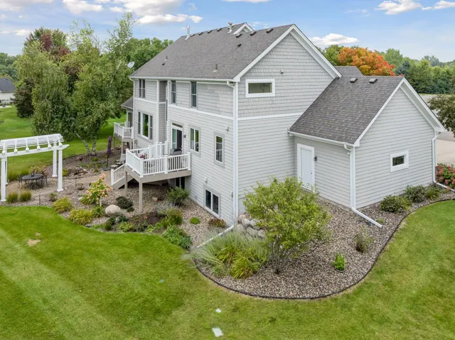 $785,000 | 2717 Edgewater Bay, Woodbury, MN 55125