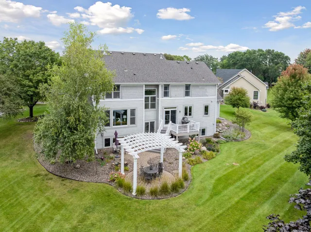 $785,000 | 2717 Edgewater Bay, Woodbury, MN 55125
