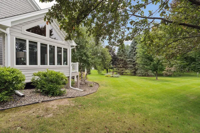 $785,000 | 2717 Edgewater Bay, Woodbury, MN 55125