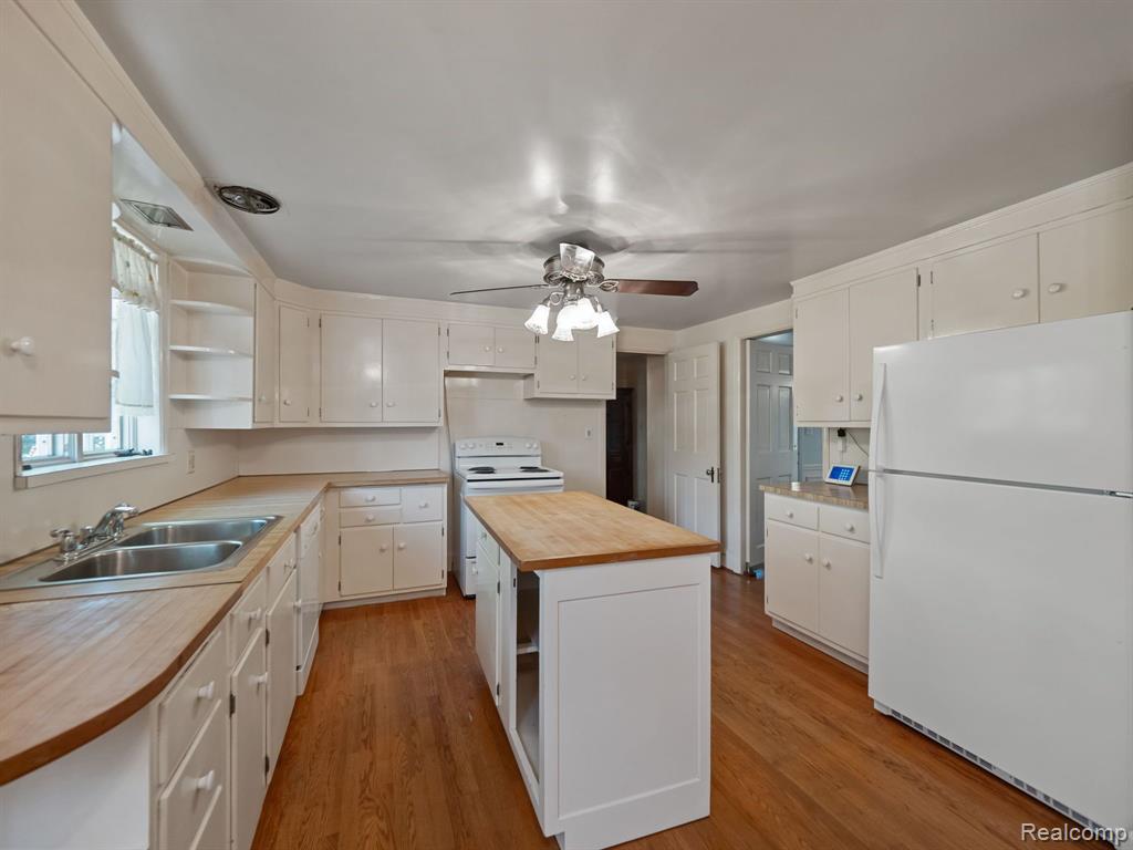 28804 Drake Road Farmington Hills, MI 48331 - Photo 16 of 50