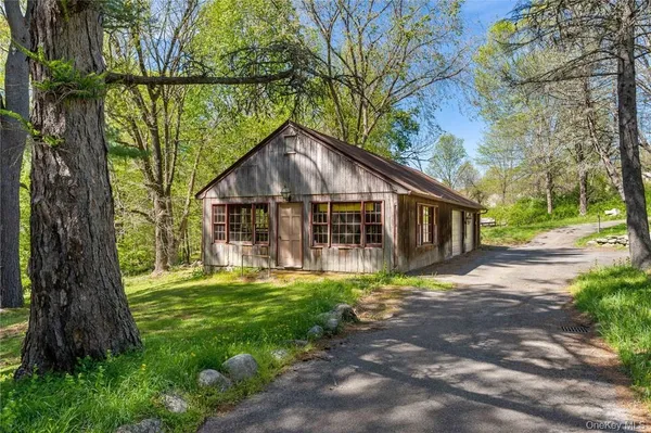 $3,250,000 | 99 Moseman Avenue, Katonah, NY 10536