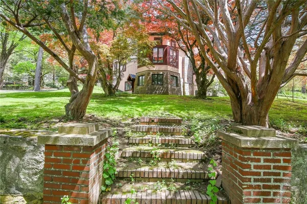 $3,250,000 | 99 Moseman Avenue, Katonah, NY 10536