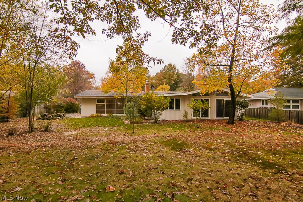 270 Hickory Hill Road Chagrin Falls, OH 44022 - Photo 2 of 31