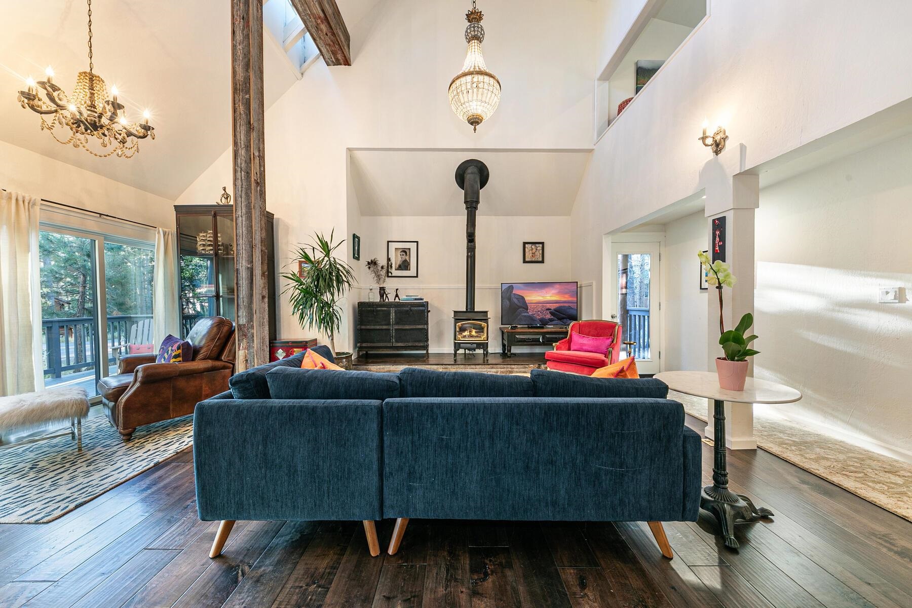 11568 Schussing Way Truckee, CA 96161 - Photo 8 of 28 a living room with furniture and a large window