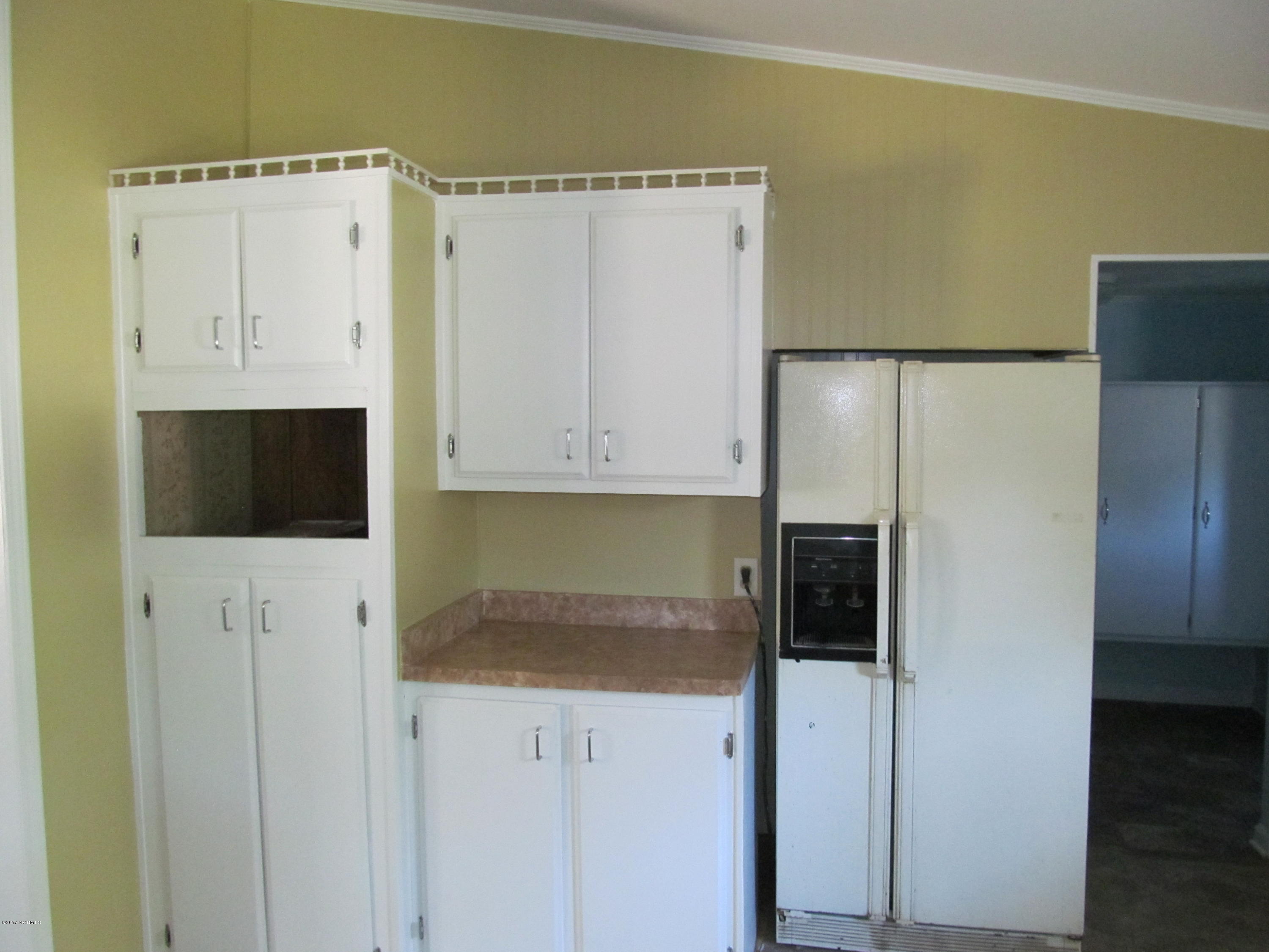 217 Rattan Street Newport, NC 28570 - Photo 11 of 20 Kitchen