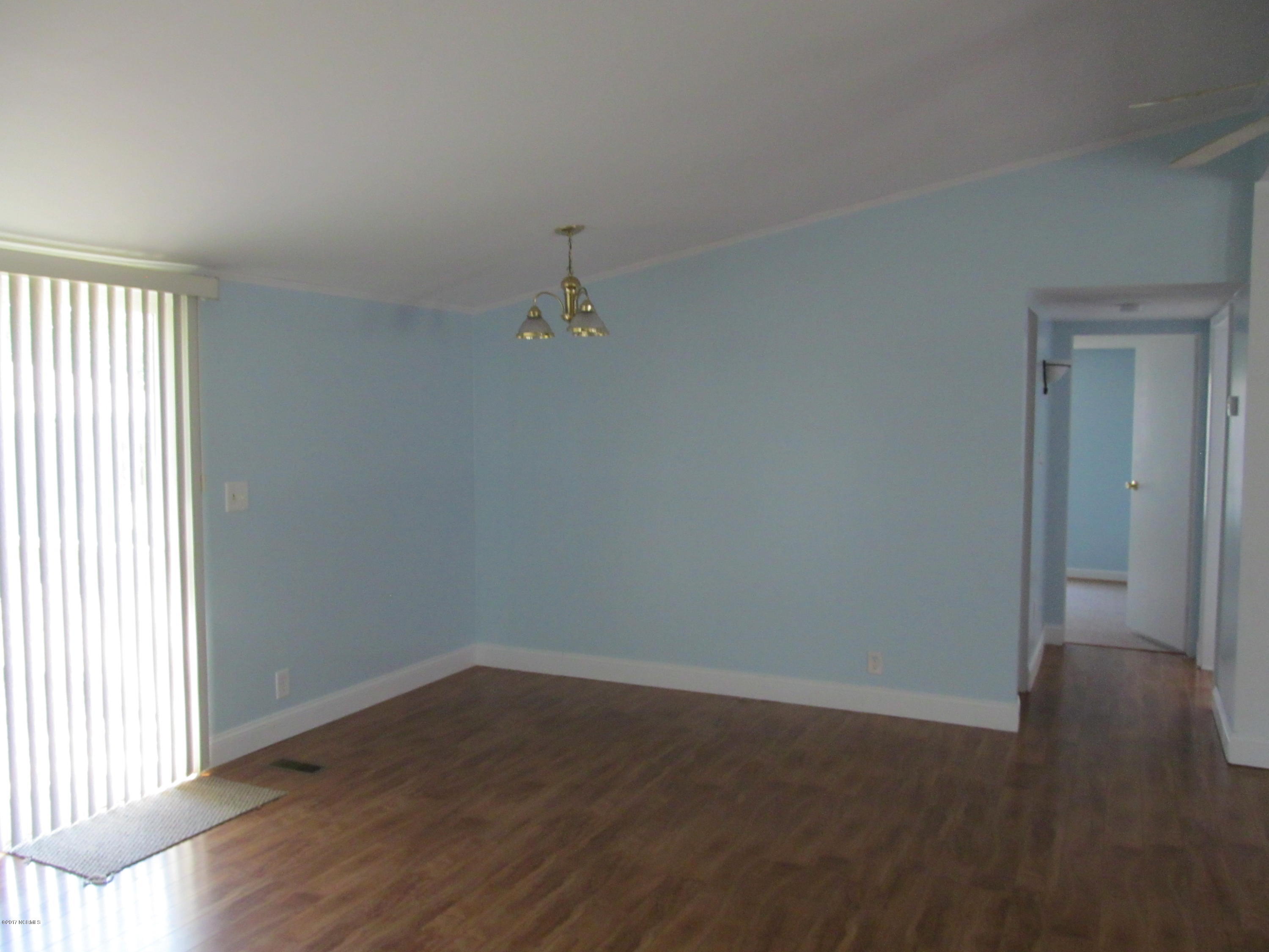 217 Rattan Street Newport, NC 28570 - Photo 12 of 20 Dining Room