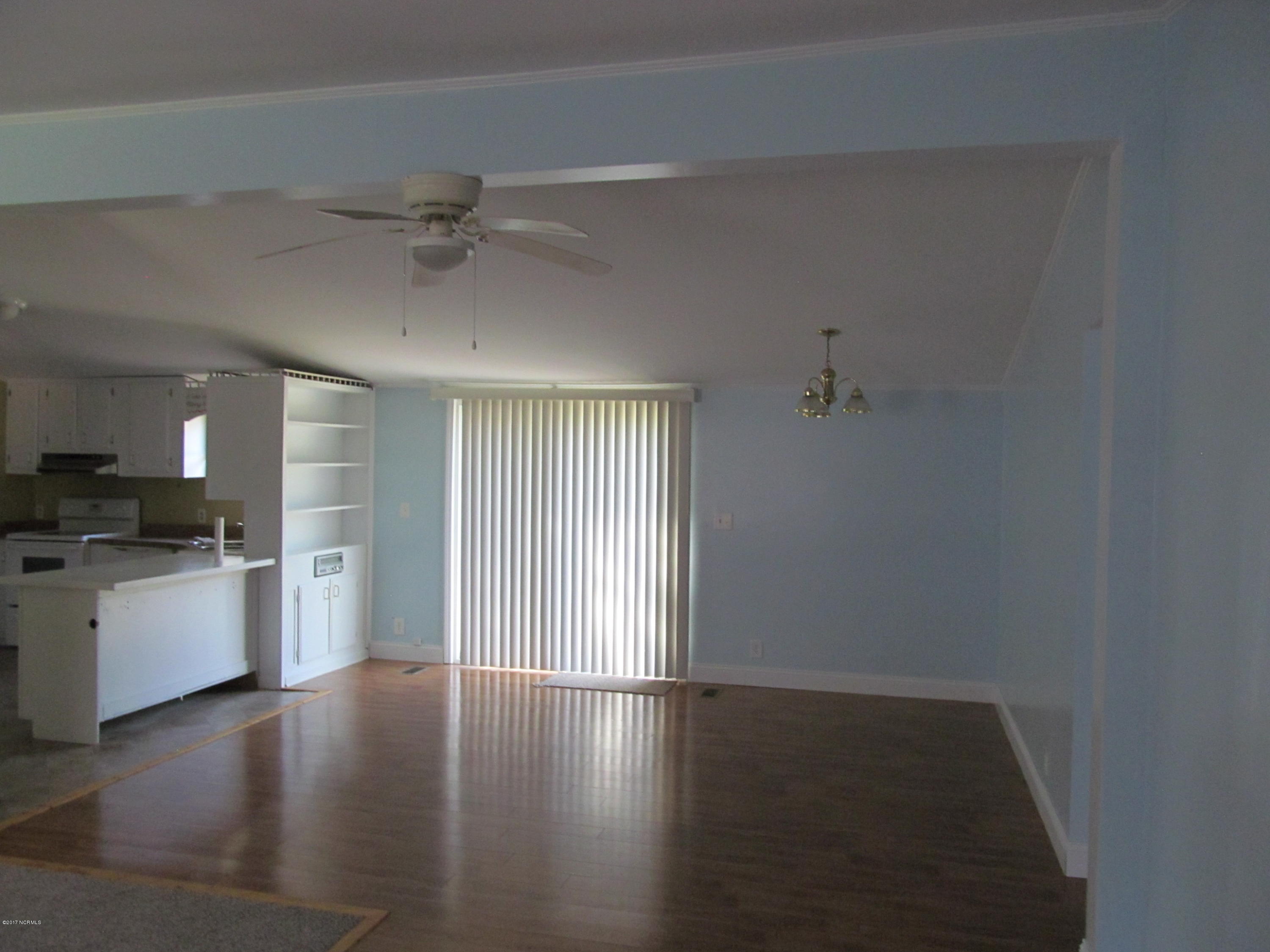 217 Rattan Street Newport, NC 28570 - Photo 13 of 20 Dining Room