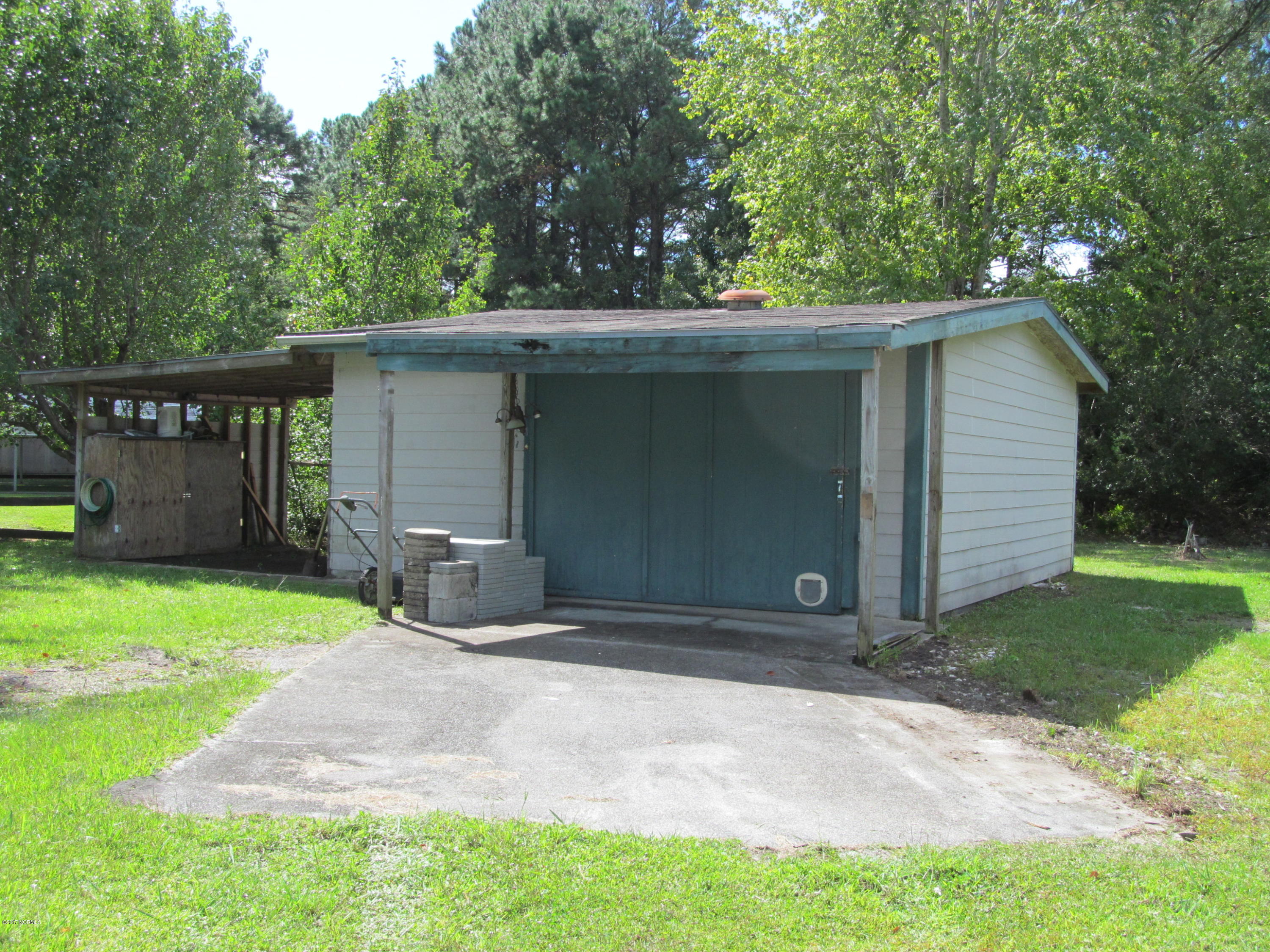 217 Rattan Street Newport, NC 28570 - Photo 8 of 20 Workshop