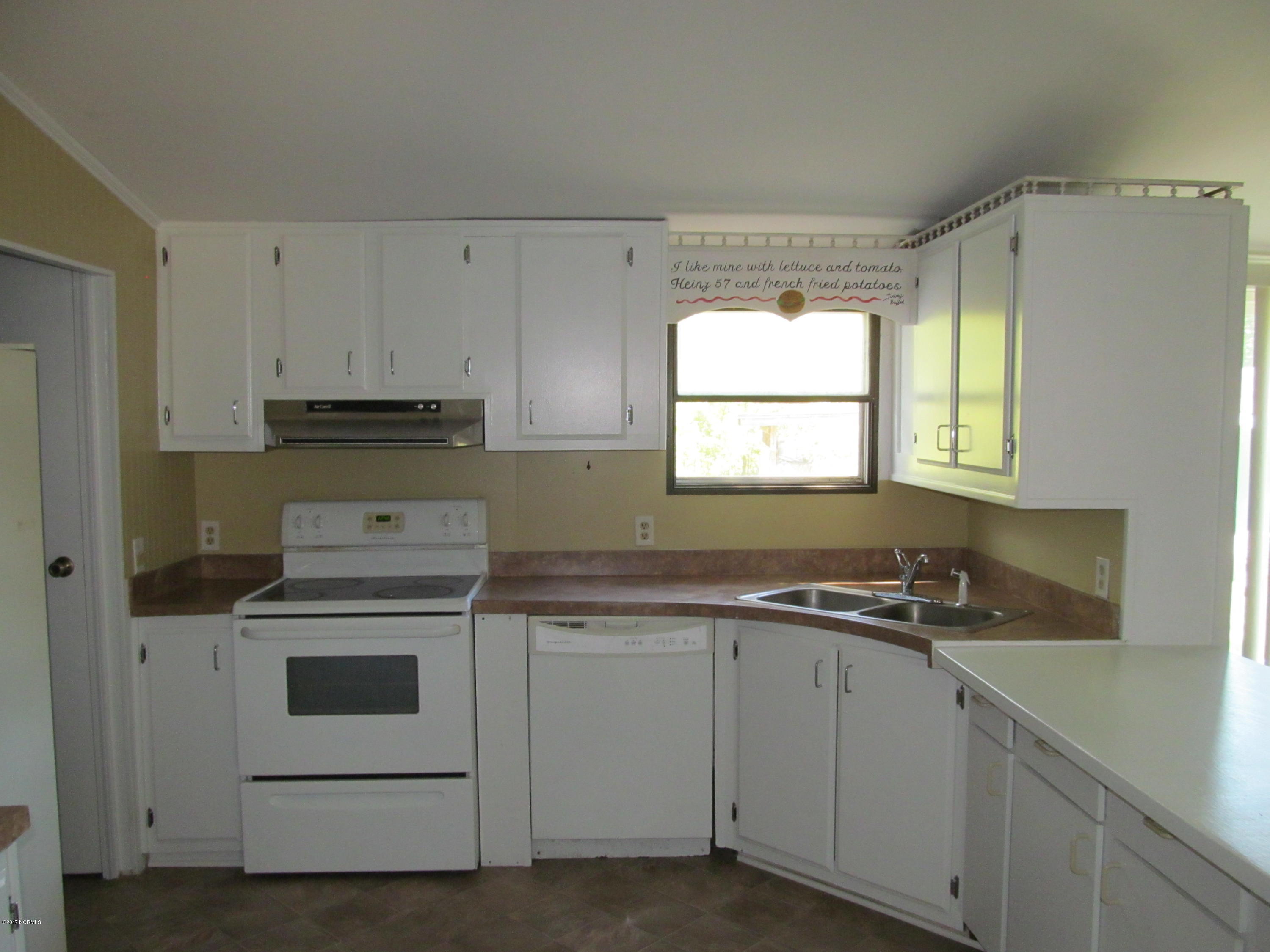 217 Rattan Street Newport, NC 28570 - Photo 10 of 20 Kitchen