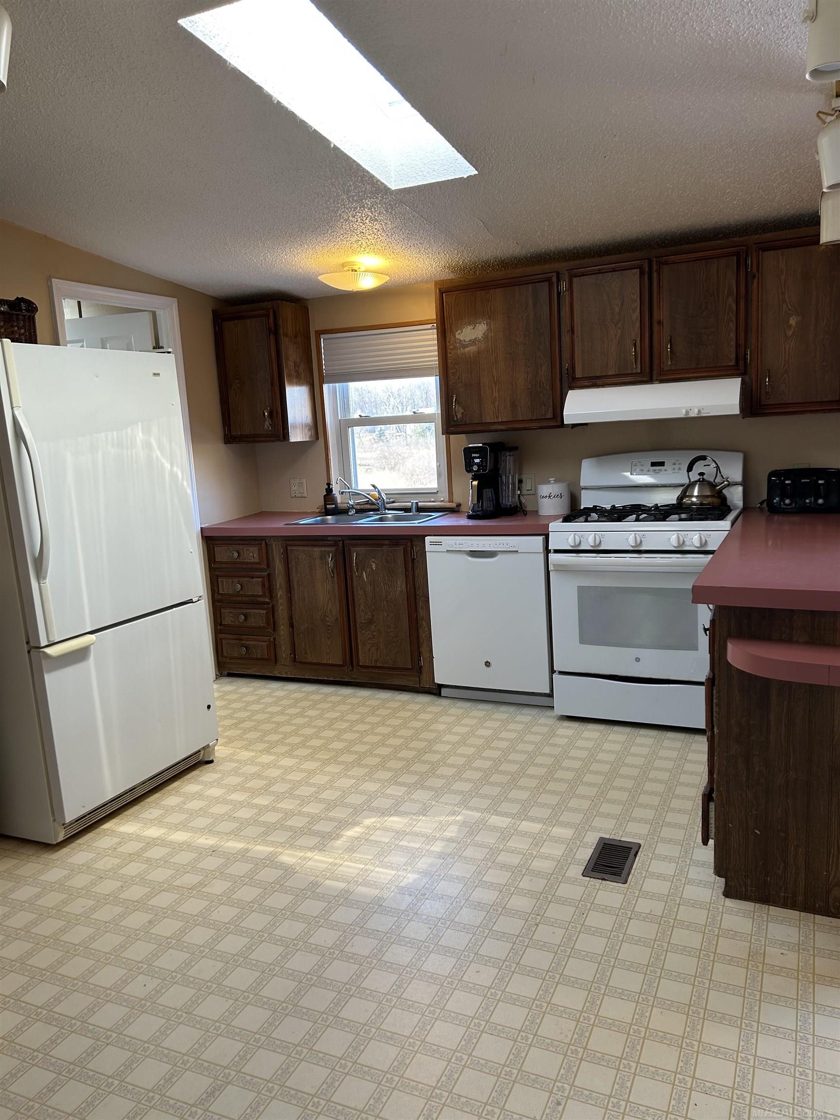 3894 South Lake George Road Dryden, MI 48428 - Photo 5 of 30