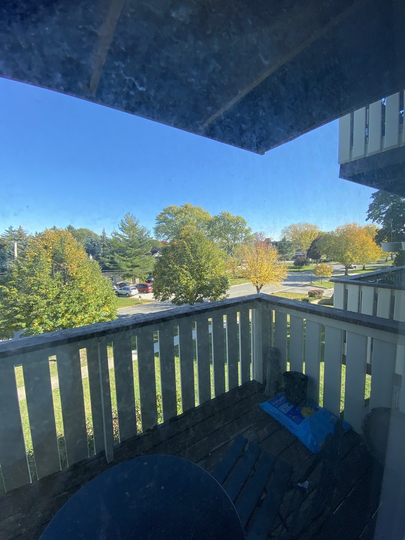 280 North Westgate Road, Unit 331 Mount Prospect, IL 60056 - Photo 24 of 28 a view of a balcony