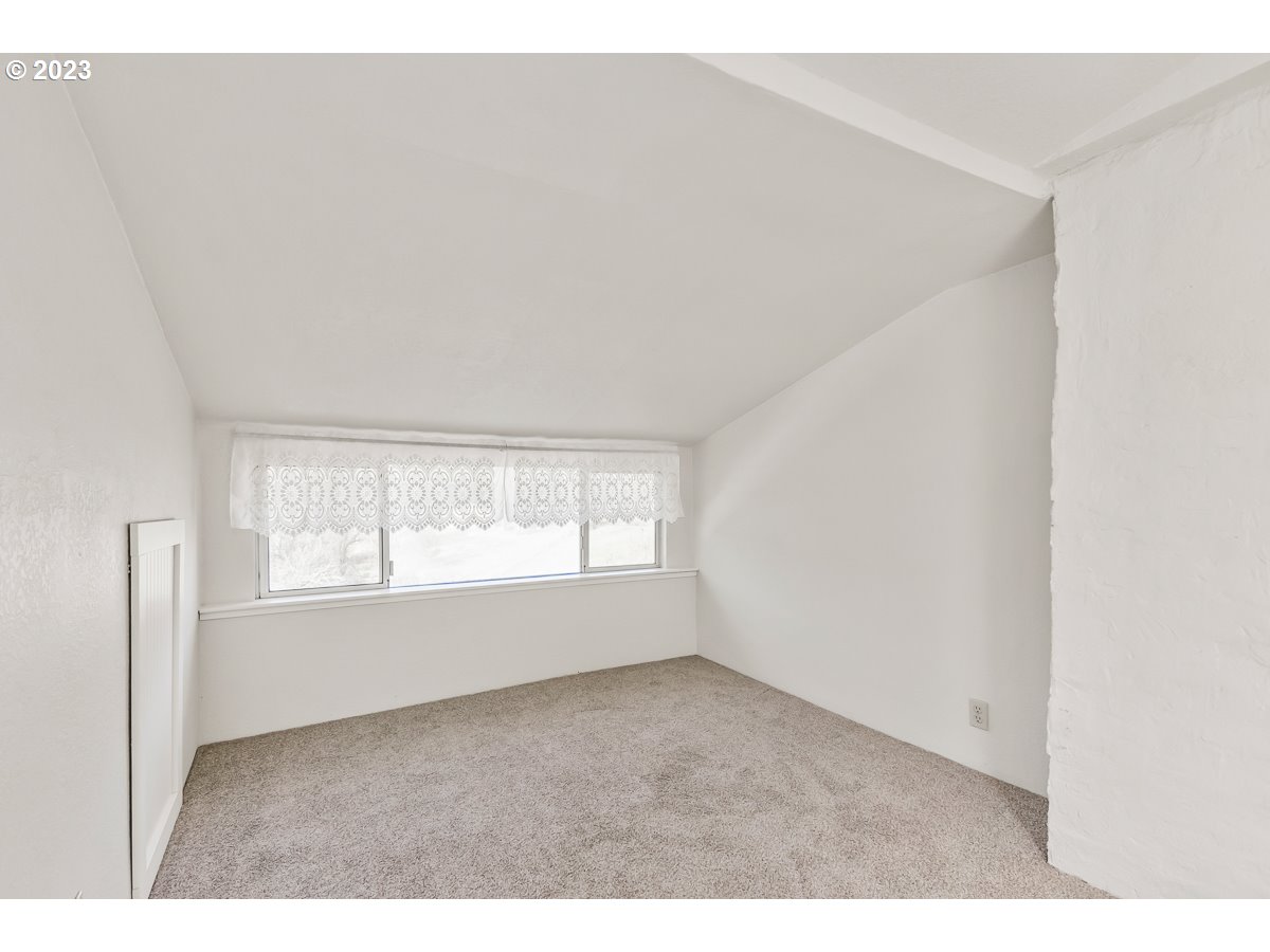 32559 Northwest Ej Smith Road Scappoose, OR 97056 - Photo 23 of 32 Gallery Image 23