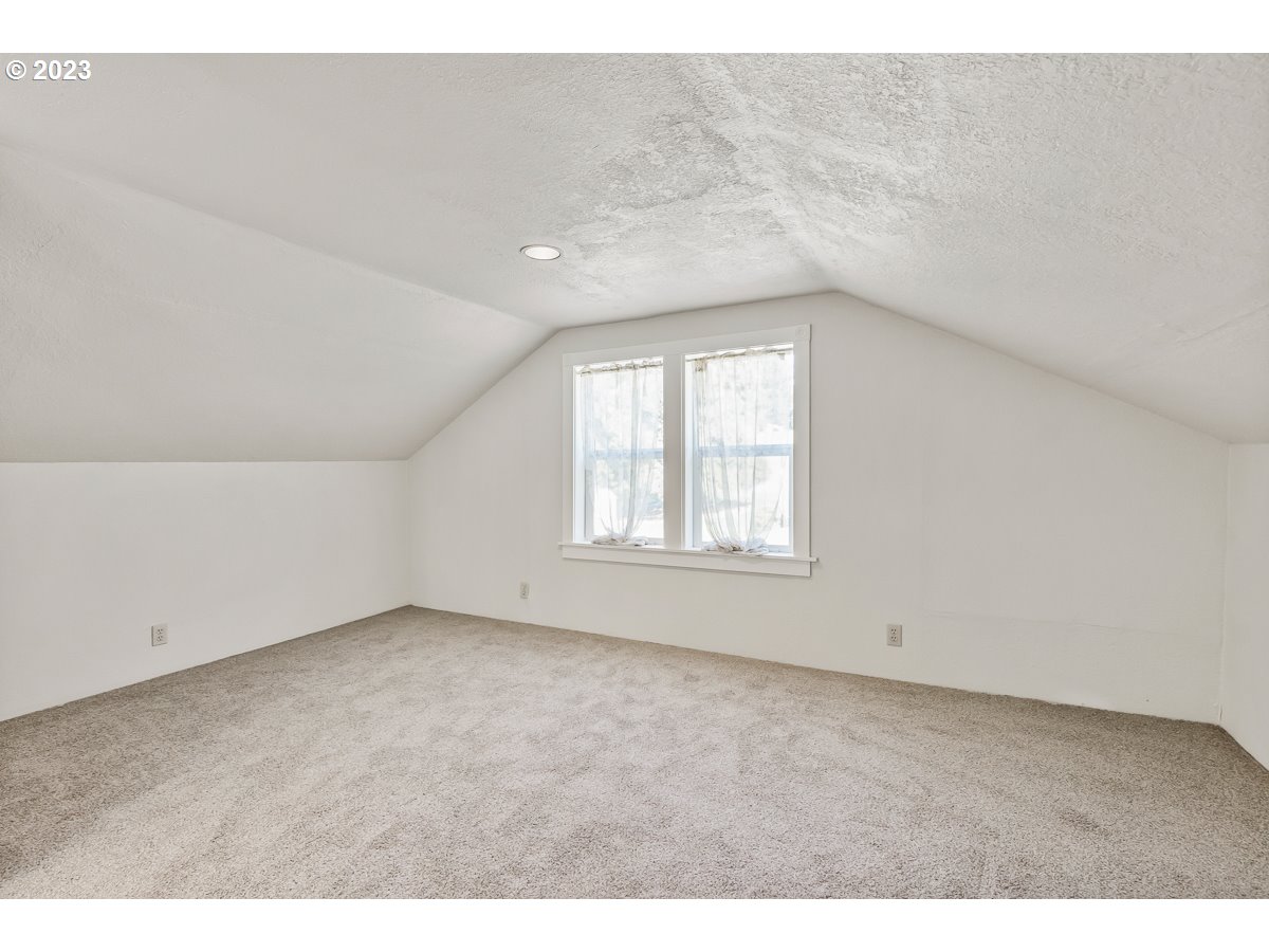 32559 Northwest Ej Smith Road Scappoose, OR 97056 - Photo 24 of 32 Gallery Image 24