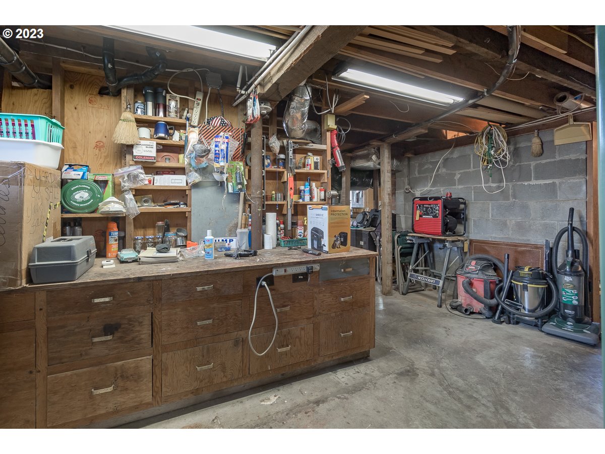32559 Northwest Ej Smith Road Scappoose, OR 97056 - Photo 26 of 32 Gallery Image 26