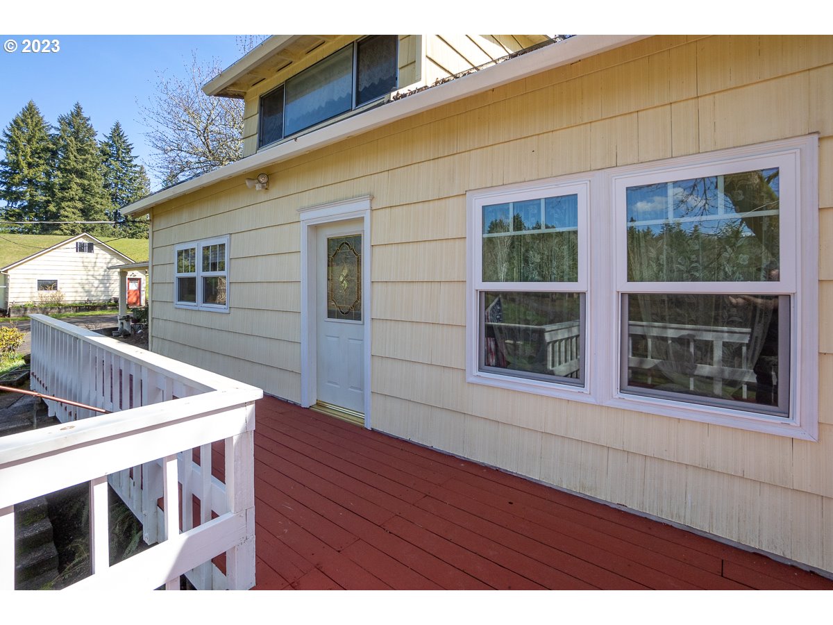 32559 Northwest Ej Smith Road Scappoose, OR 97056 - Photo 4 of 32 Gallery Image 4
