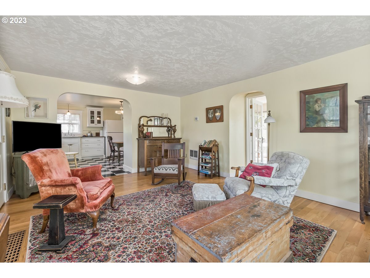 32559 Northwest Ej Smith Road Scappoose, OR 97056 - Photo 7 of 32 Gallery Image 7
