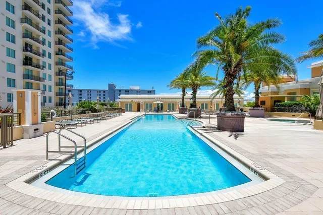 $549,000 | 800 North Tamiami Trail, Unit 1506, Sarasota, FL 34236