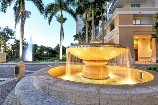 $549,000 | 800 North Tamiami Trail, Unit 1506, Sarasota, FL 34236