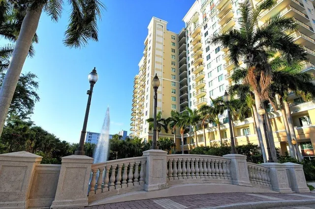 $549,000 | 800 North Tamiami Trail, Unit 1506, Sarasota, FL 34236