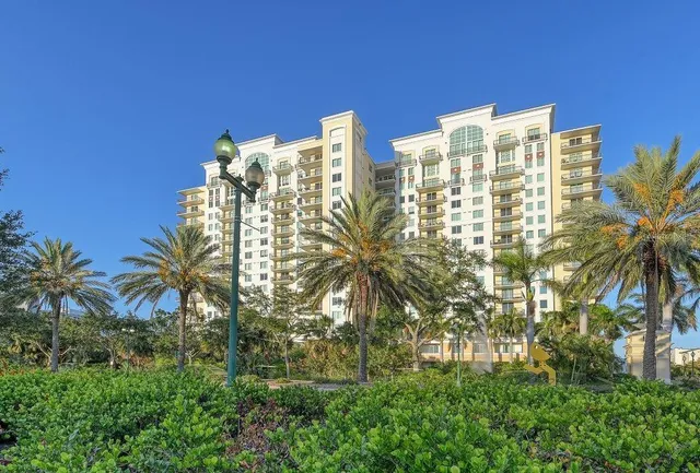 $549,000 | 800 North Tamiami Trail, Unit 1506, Sarasota, FL 34236