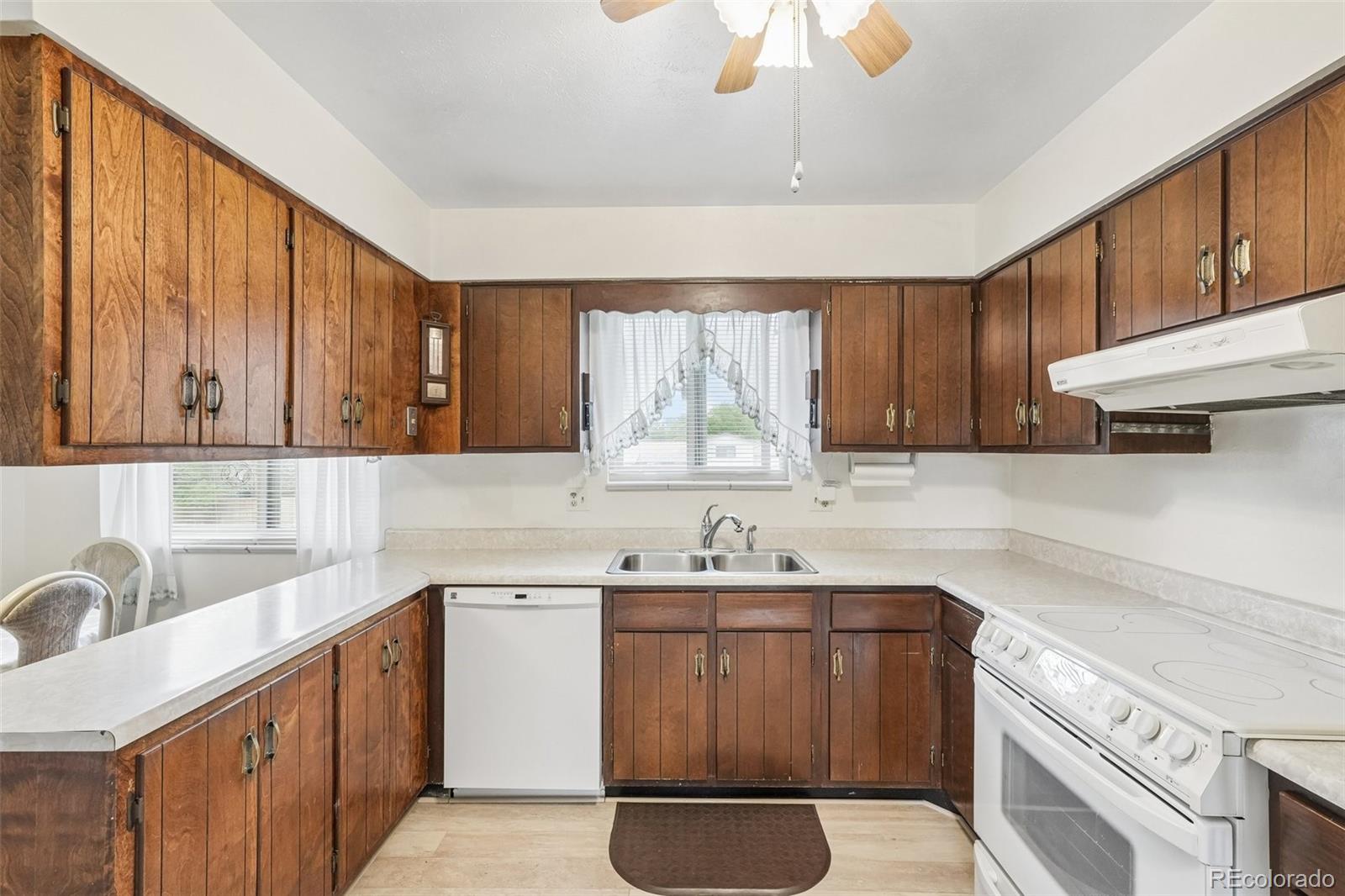 4664 Simms Street Wheat Ridge, CO 80033 - Photo 11 of 49