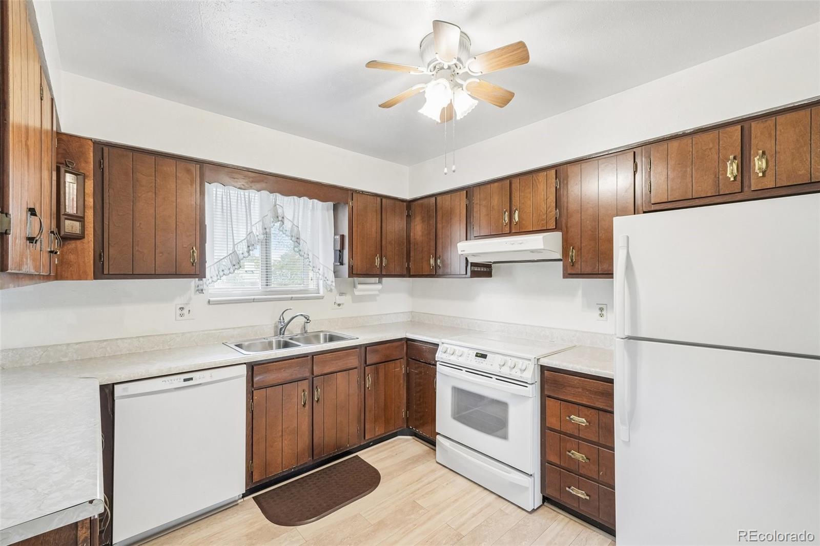 4664 Simms Street Wheat Ridge, CO 80033 - Photo 10 of 49