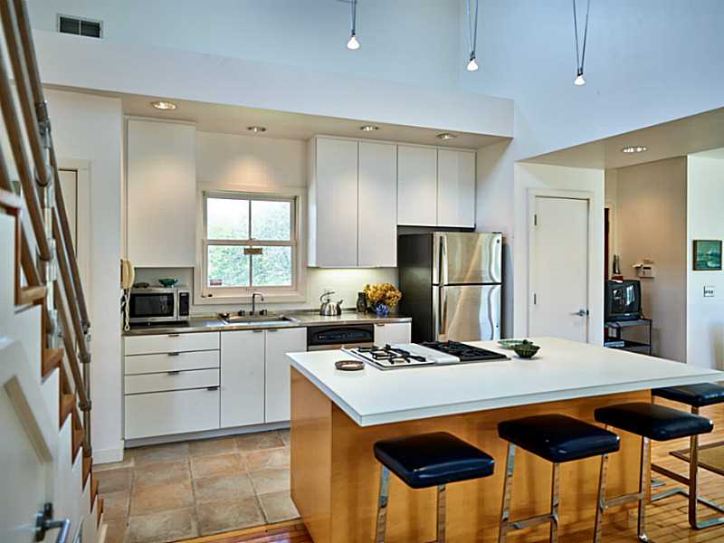 1621 West Side Road Block Island, RI 02807 - Photo 5 of 20 Kitchen.