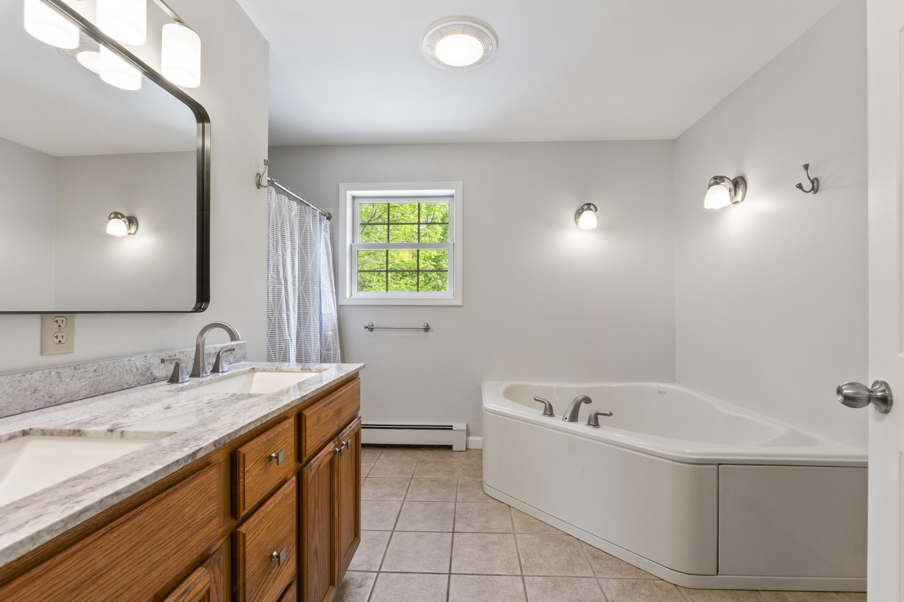 9 Tyrawley Road Farmingdale, ME 04344 - Photo 35 of 57 Primary Bath 3