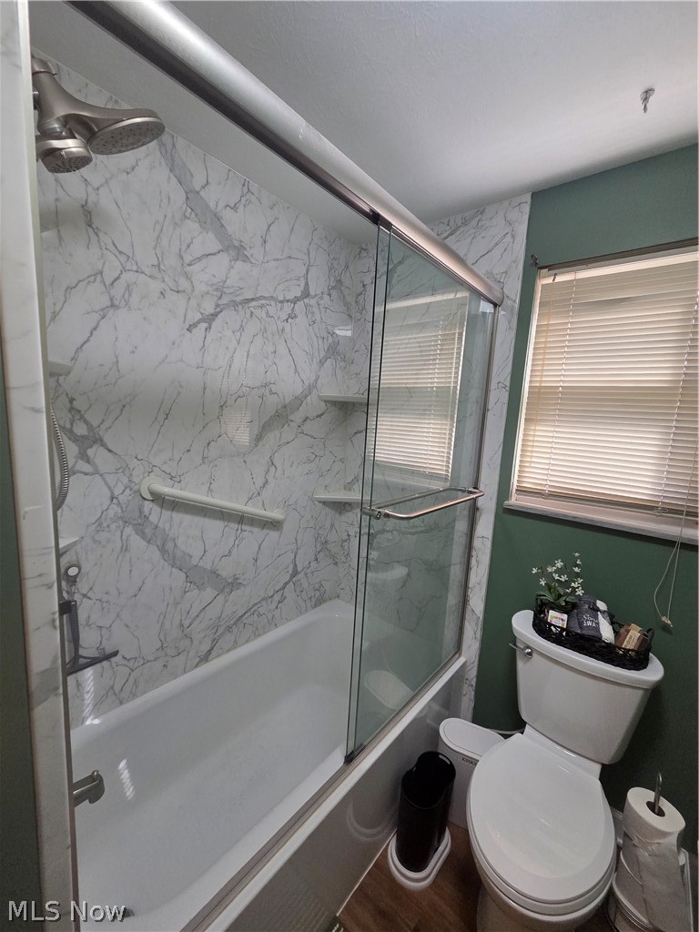 8137 State Road North Royalton, OH 44133 - Photo 21 of 41 2nd Floor Remodeled Bathroom
