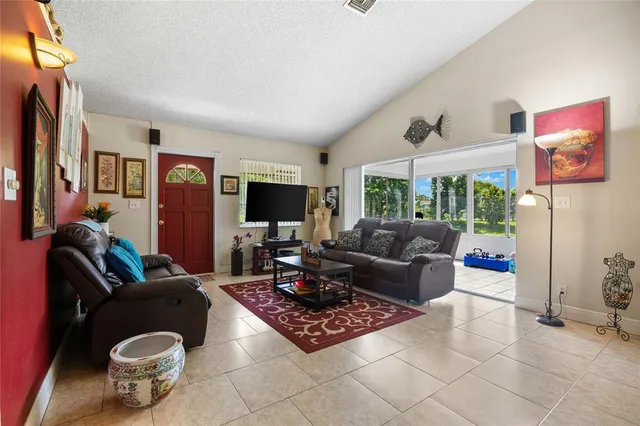 $415,999 | 6257 Northwest 1st Street, Unit 6257, Margate, FL 33063