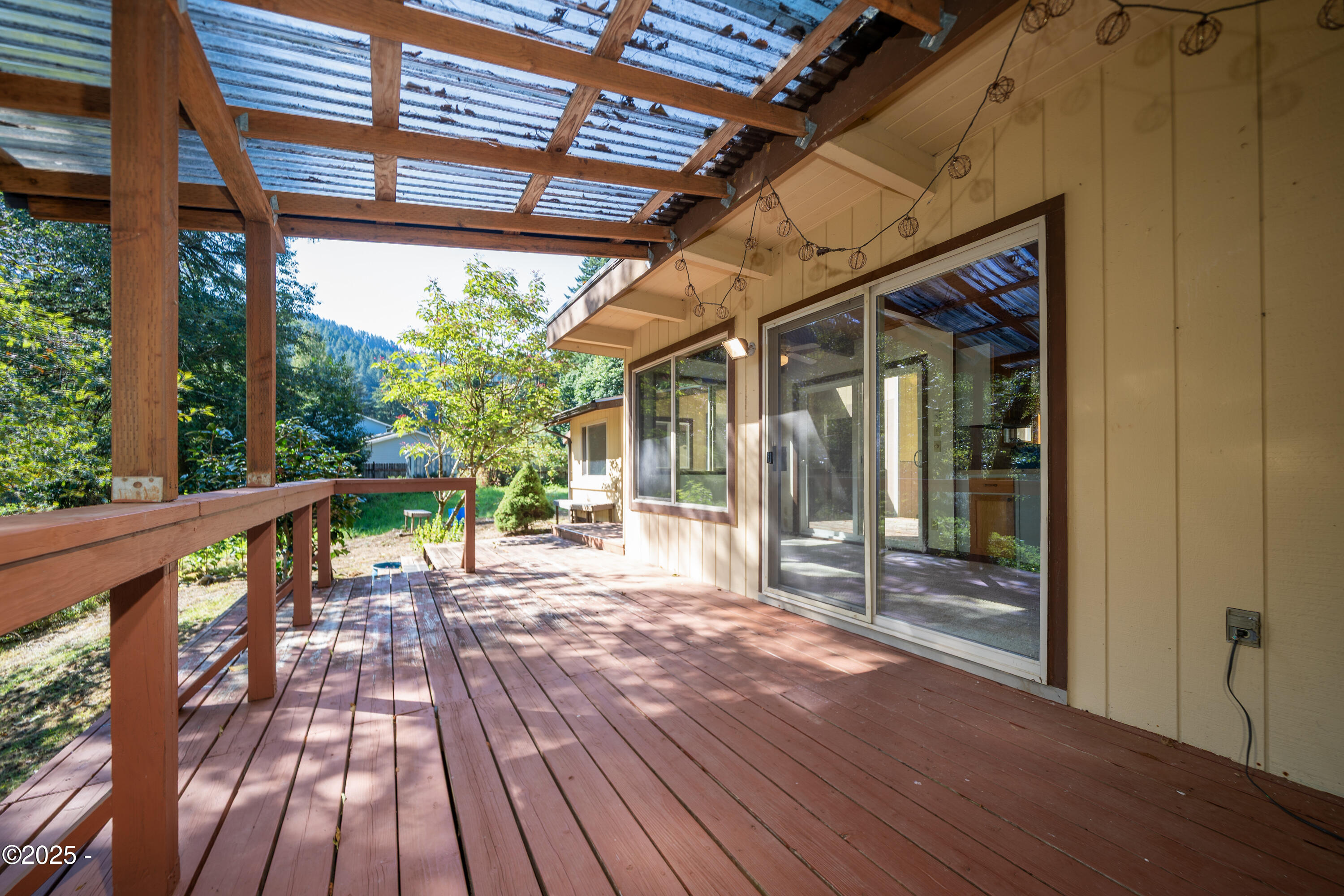 1836 Little Switzerland Road Tidewater, OR 97390 - Photo 21 of 34 Covered deck
