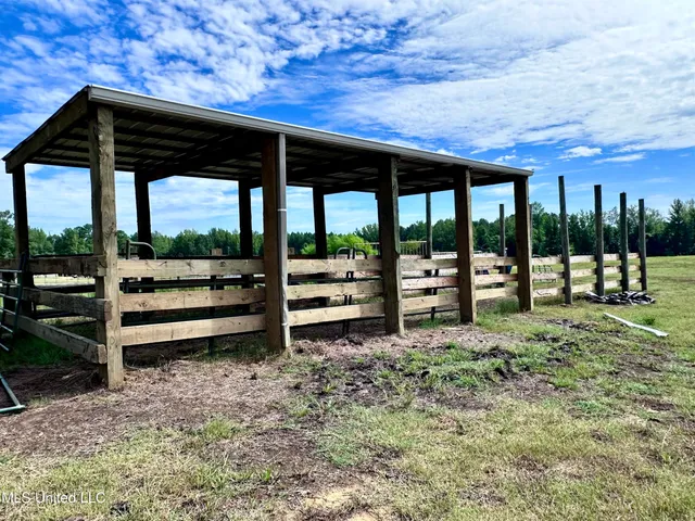 $360,000 | 609 County Road 333, McCarley, MS 38943