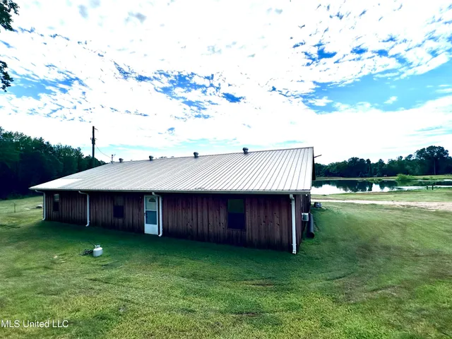 $360,000 | 609 County Road 333, McCarley, MS 38943