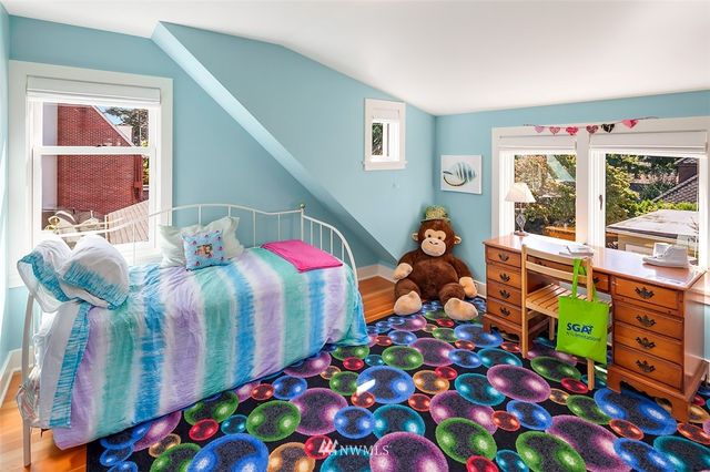 $1,089,000 | 3048 29th Avenue West, Seattle, WA 98199