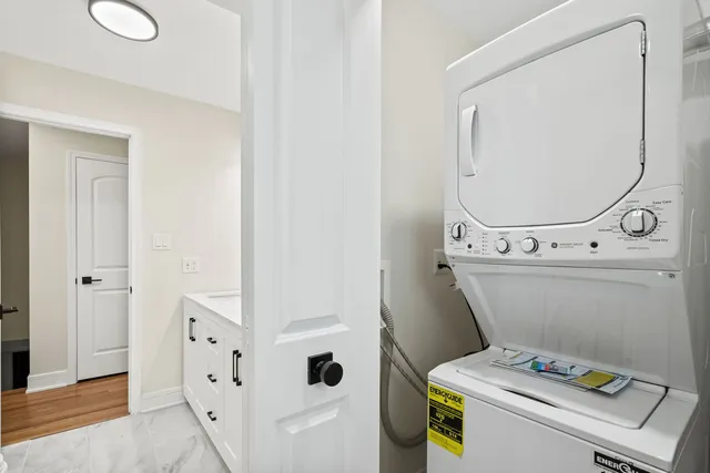 $665,000 | 2024 East Wintergreen Avenue, Mount Prospect, IL 60056