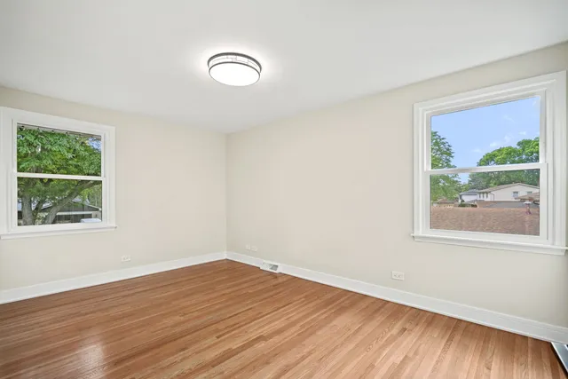 $665,000 | 2024 East Wintergreen Avenue, Mount Prospect, IL 60056