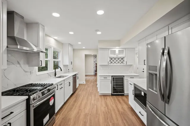 $665,000 | 2024 East Wintergreen Avenue, Mount Prospect, IL 60056