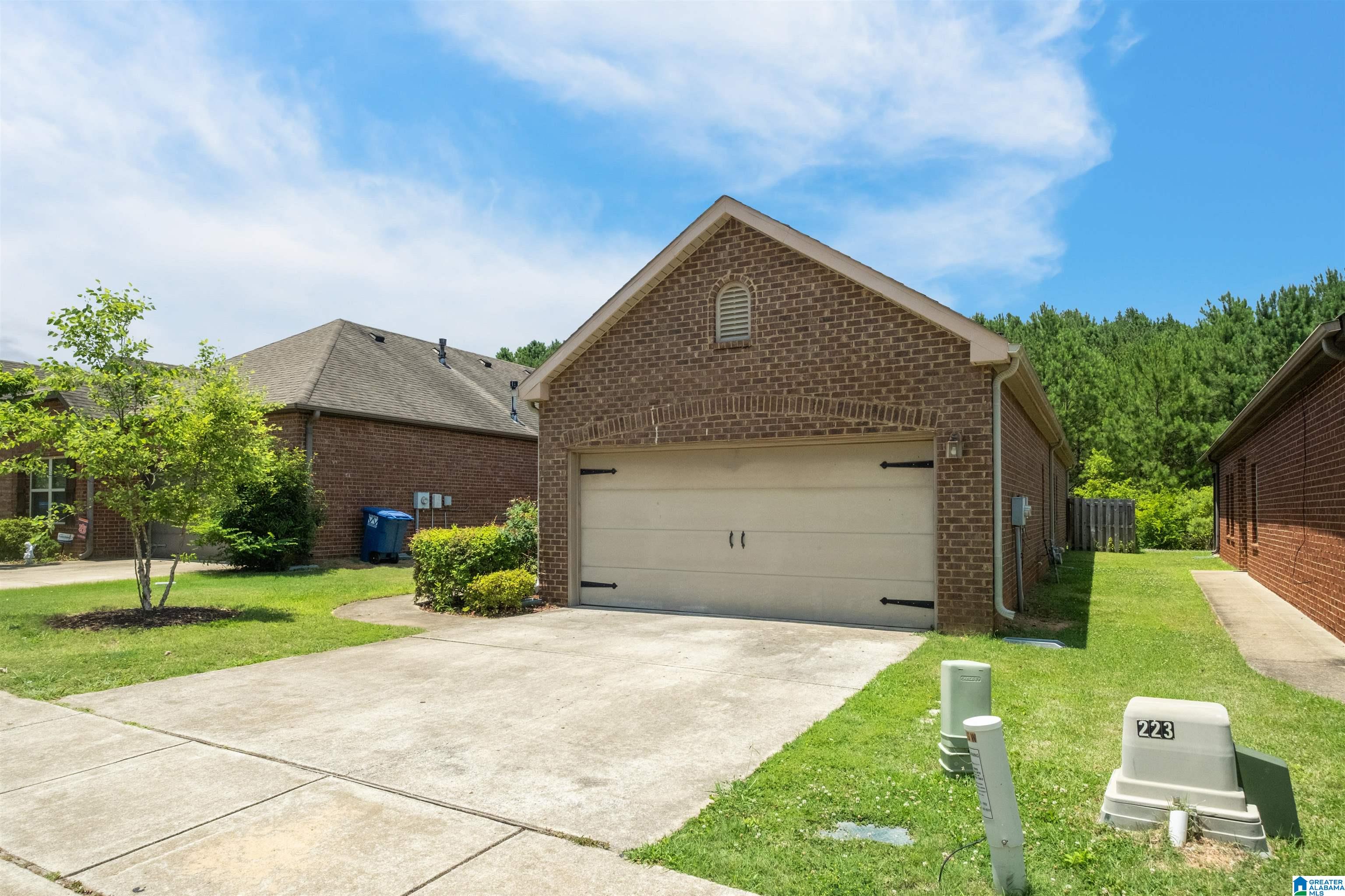 5653 Park Side Road Birmingham, AL 35244 - Photo 2 of 33