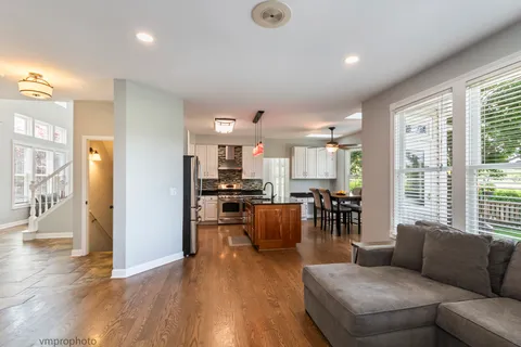 $624,900 | 1724 Dorchester Court, Mundelein, IL 60060