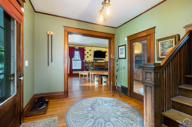 $254,900 | 1327 Southwest College Avenue, Topeka, KS 66604