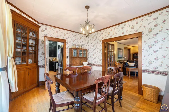 $254,900 | 1327 Southwest College Avenue, Topeka, KS 66604