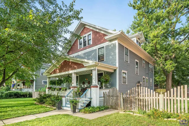 $254,900 | 1327 Southwest College Avenue, Topeka, KS 66604