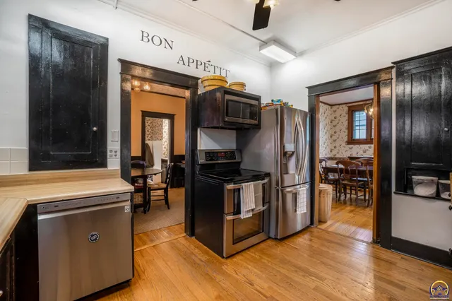 $254,900 | 1327 Southwest College Avenue, Topeka, KS 66604