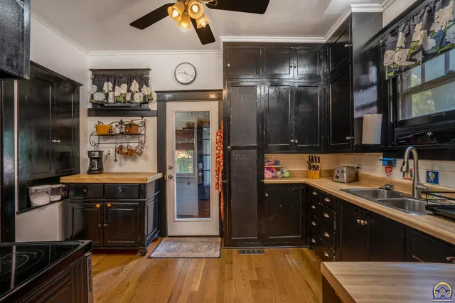 $254,900 | 1327 Southwest College Avenue, Topeka, KS 66604