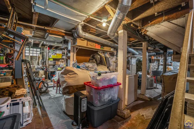 $254,900 | 1327 Southwest College Avenue, Topeka, KS 66604